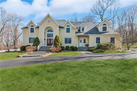 20 Blackberry Hill Rd, Katonah, NY 10536