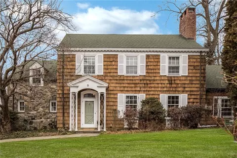 5 Crows Nest Rd, Bronxville, NY 10708