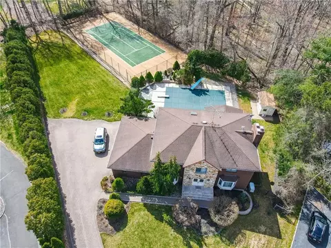 49 Snowdrop Dr, Clarkstown, NY 10956