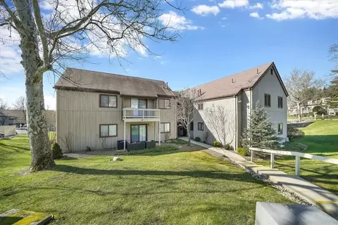 63 Sycamore Dr #63, Middletown, NY 10940