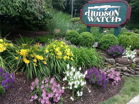 10 Hudson Watch Dr, Ossining, NY 10562
