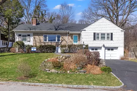 205 Bon Air Ave, New Rochelle, NY 10804