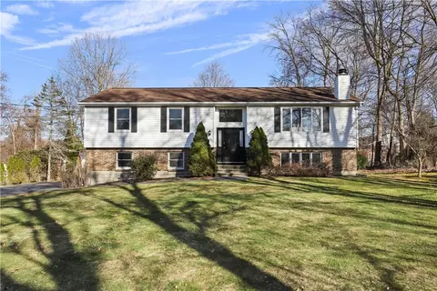 104 Longdale Rd, Mahopac, NY 10541