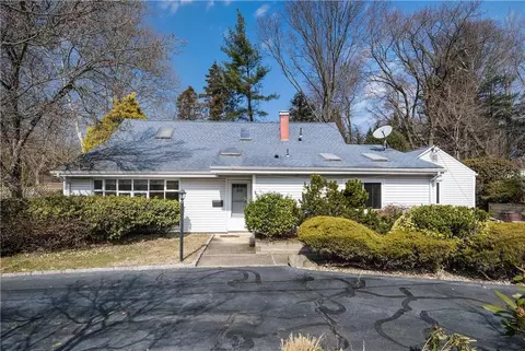 30 Brook Ln, Rye Brook, NY 10573