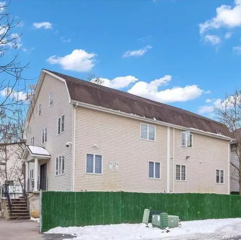 11 Laura Pl #2, Ramapo, NY 10977