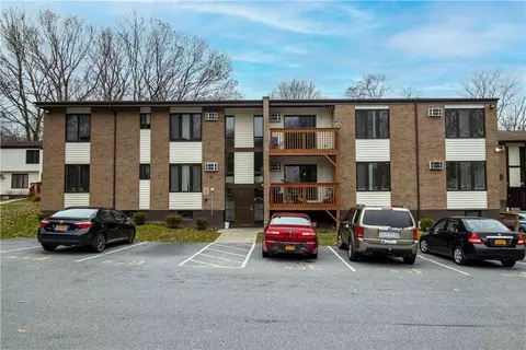 3 Hook Rd #63J, Poughkeepsie, NY 12601