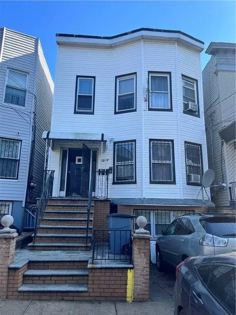 4228 Carpenter Ave, New York, NY 10466