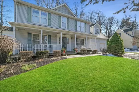 60 Valley View Rd, Cortlandt, NY 10567