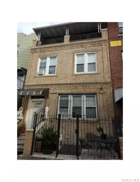 533 E 187th St, Bronx, NY 10458