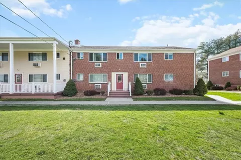 90 Osborne Hill Rd #B14, Wappinger, NY 12590