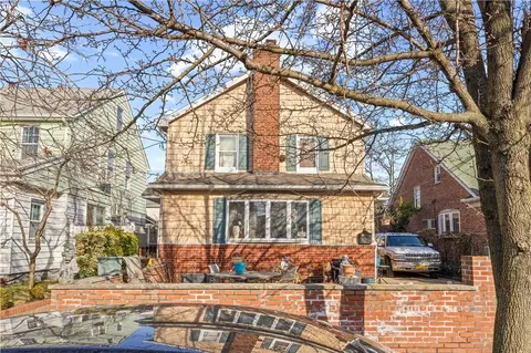85-15 159th St, New York, NY 11432