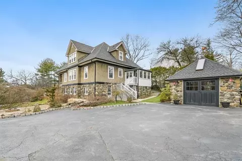 38 Cleveland Dr, Cortlandt, NY 10520