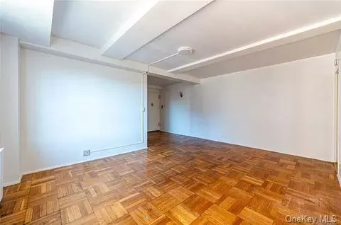 2140 E Tremont Ave #3B, Bronx, NY 10462