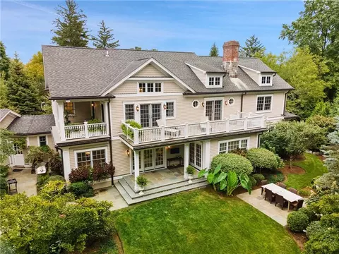 4 Crown Cir, Bronxville, NY 10708