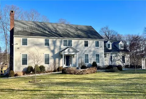 34 Hilltop Rd, Lewisboro, NY 10597