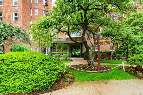 100 De Haven Dr #409, Yonkers, NY 10703