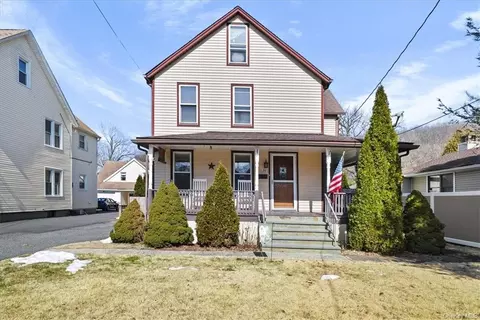 31 Washington Ave, Ramapo, NY 10974