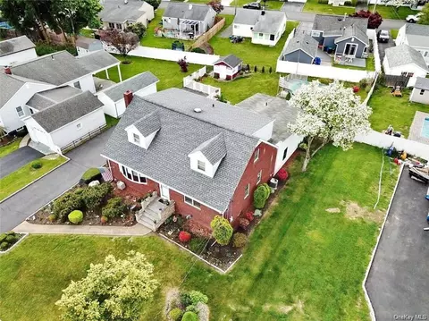 39 Tanneyanns Ln, West Haverstraw, NY 10993