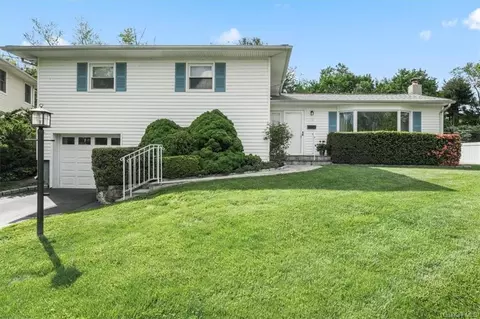 12 Cook Ln, Cortlandt, NY 10520