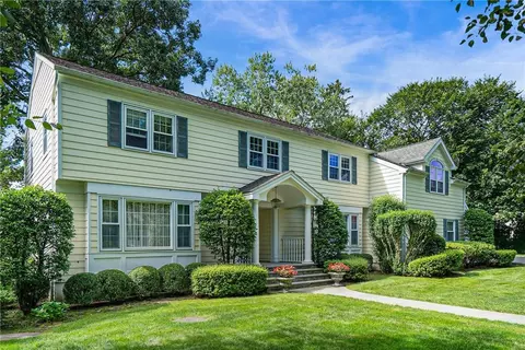 7 Taconic Trl, Harrison, NY 10528