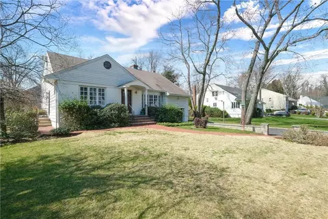 74 Van Etten Blvd, New Rochelle, NY 10804