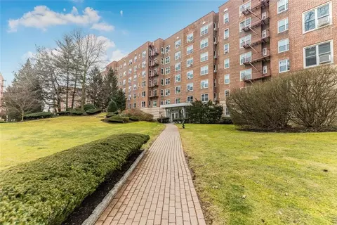 1304 Midland Ave #B63, Yonkers, NY 10704