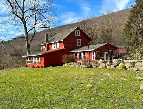 10 Bryant Pond Rd, Putnam Valley, NY 10579