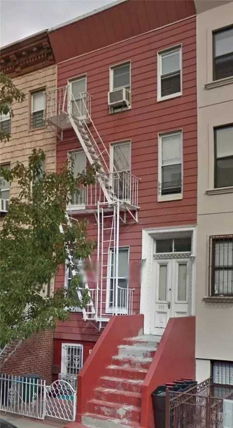 101 Franklin Ave, Brooklyn, NY 11205