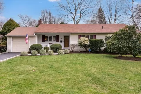 146 Schrade Rd, Briarcliff Manor, NY 10510