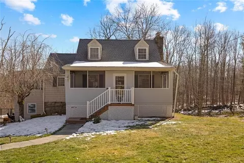 161 Mexico Ln, Mahopac, NY 10541
