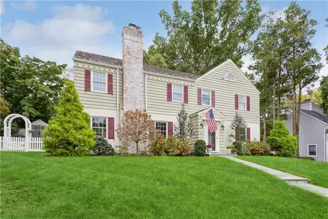 161 Taymil Rd, New Rochelle, NY 10804