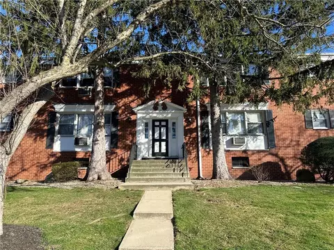24 Bonaire Cir #1202, Ramapo, NY 10901