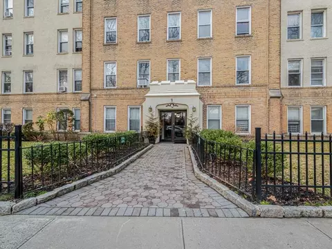 472 Gramatan Ave #D2, Mount Vernon, NY 10552