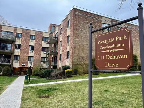 111 De Haven Dr #325, Yonkers, NY 10703