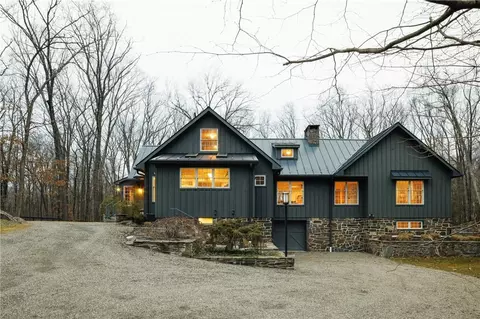 119 Russell Ave, Rhinebeck, NY 12572