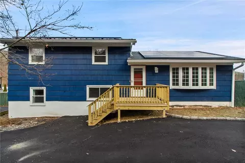 471 Bullet Hole Rd, Mahopac, NY 10541