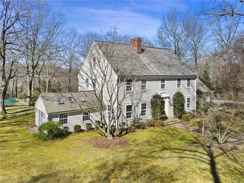40 Birch Dr, Katonah, NY 10536