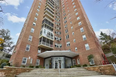 3135 Johnson Ave #10J, New York, NY 10463