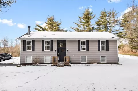 22 Tassielli Dr, Walden, NY 12586