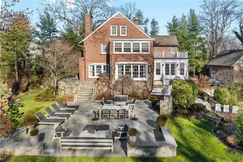 90 Dogwood Ln, Rye, NY 10580