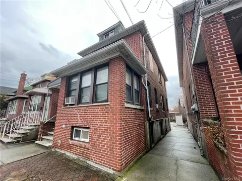 1032 Rhinelander Ave, New York, NY 10461