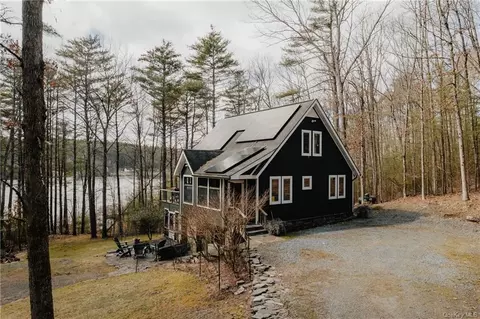 14 Walters Farm Rd, Highland, NY 12792