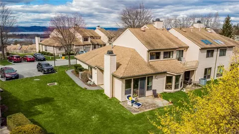 60 Hudson Watch Dr, Ossining, NY 10562