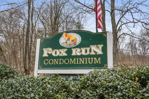 626 Fox Run Ln, Carmel Hamlet, NY 10512