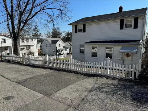 142 Bellevue Pl, Yonkers, NY 10703
