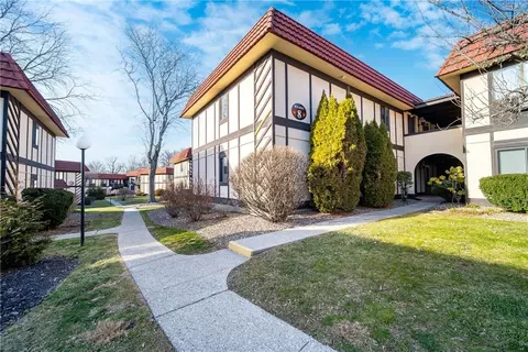 8 Loudon Dr #3, Fishkill, NY 12524