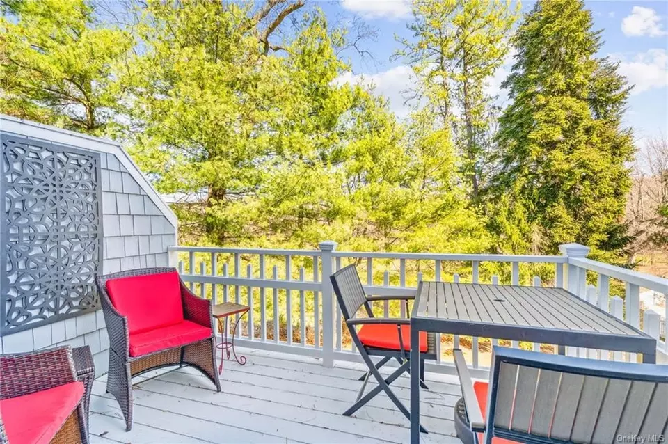 131 Mystic Dr, Ossining, NY 10562 35 Photos Movoto