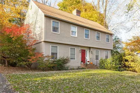 7 Heathbrook Dr, Poughkeepsie, NY 12603