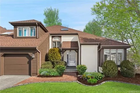 25 Cotswold Dr, North Salem, NY 10560