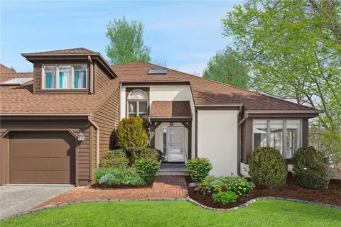 25 Cotswold Dr, North Salem, NY 10560